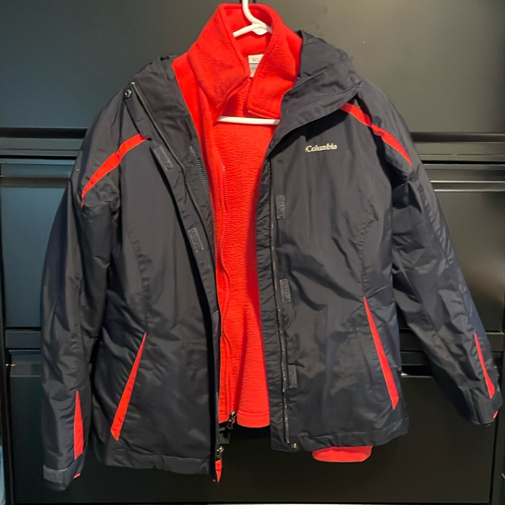 Woman’s Columbia coat with removable fleece jacket